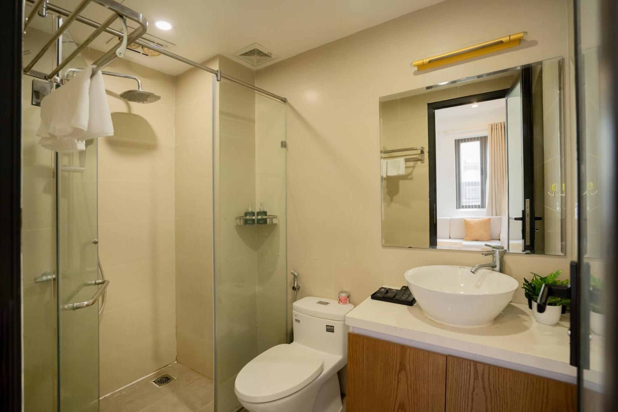 22Housing Hotel & Residence 60 Linh Lang Hanoi Exteriör bild