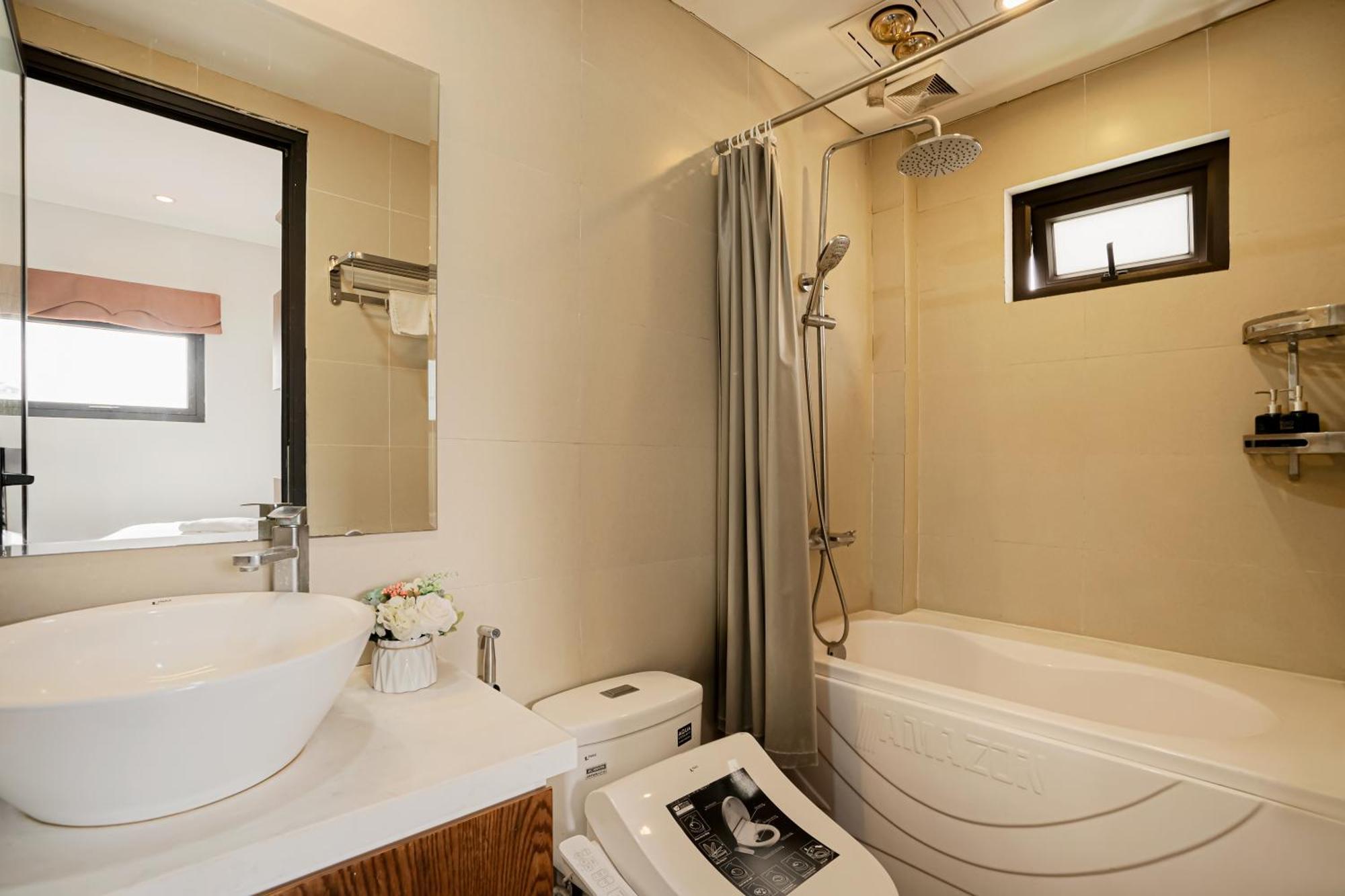 22Housing Hotel & Residence 60 Linh Lang Hanoi Exteriör bild