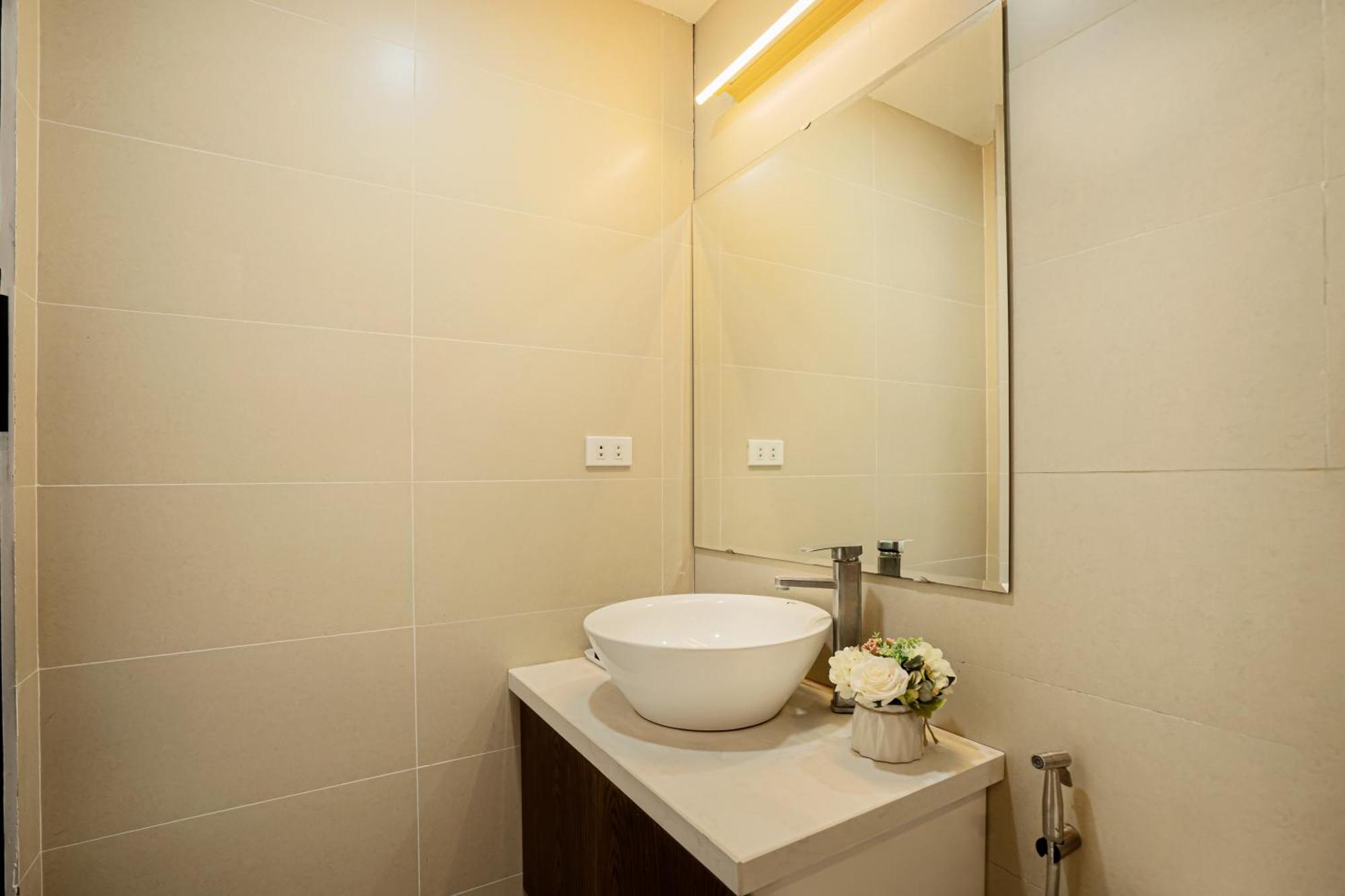 22Housing Hotel & Residence 60 Linh Lang Hanoi Exteriör bild